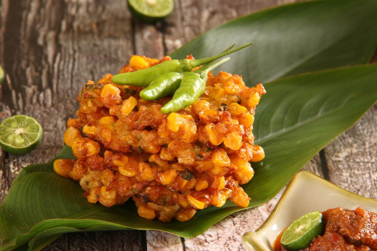 Bakwan Jagung Manado Simbol Kehangatan Keluarga