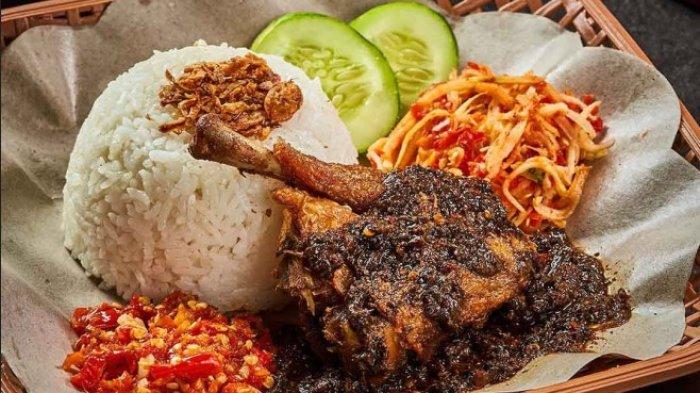 Bebek Bumbu Hitam Ciri Khas