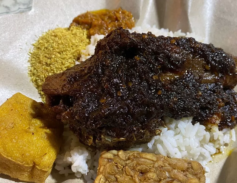 Bebek Bumbu Hitam Penikmat Kuliner
