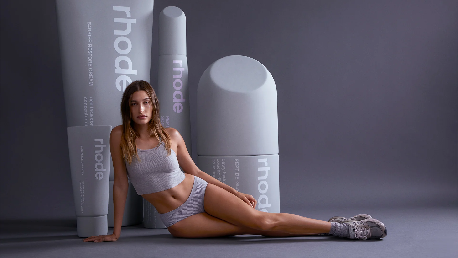 Hailey Bieber Bisnis Skincare Rhode temp