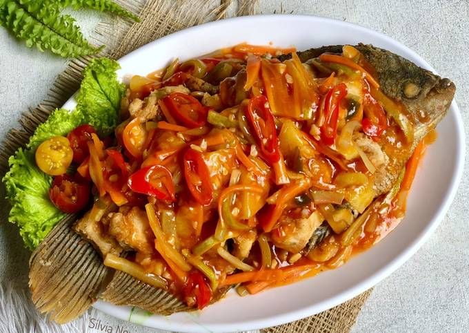 Ikan Kakap Asam Manis Sentuhan Lokal