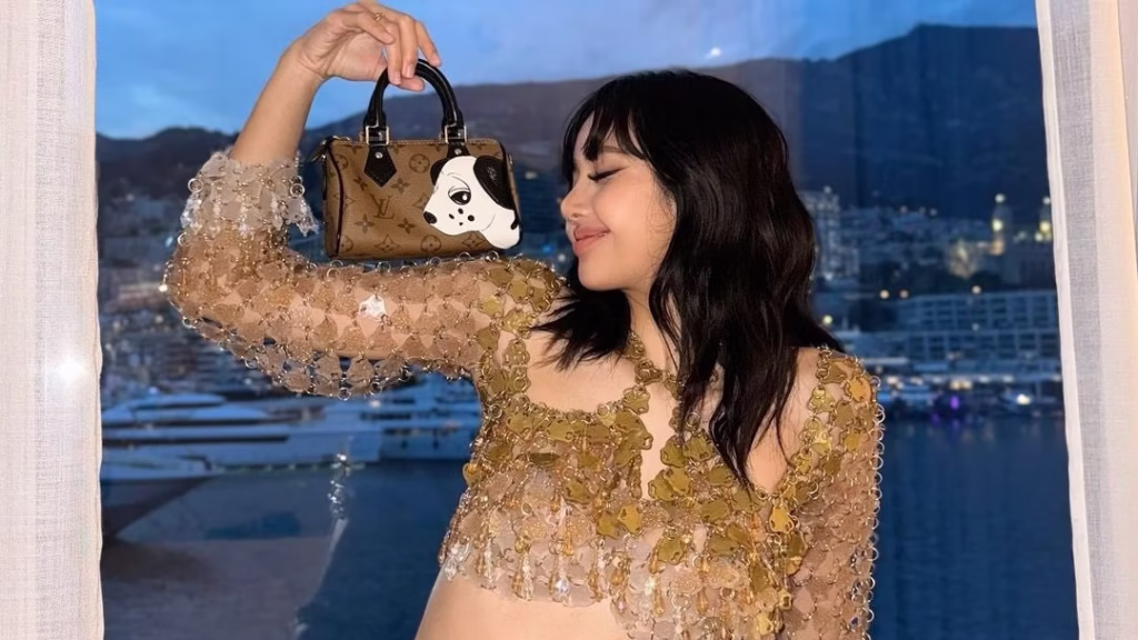 Lisa Blackpink busana daur ulang