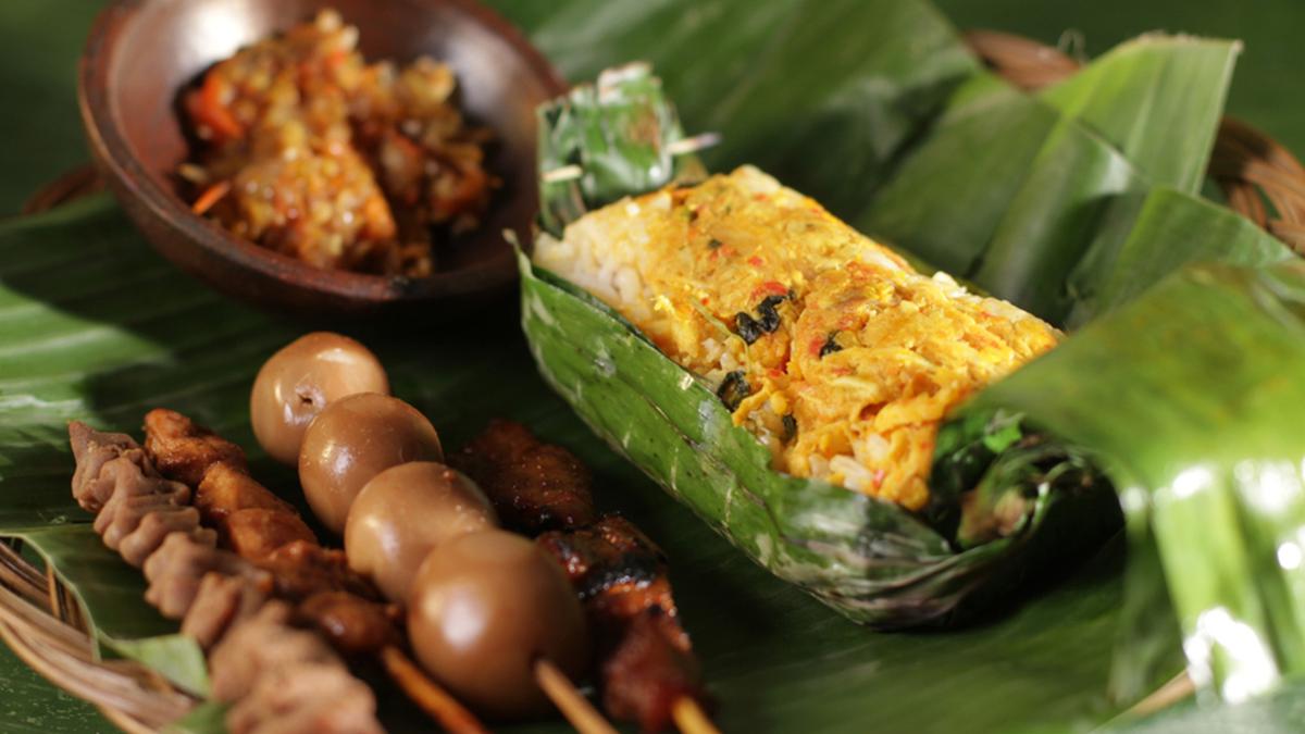 Nasi Bakar Ayam Suwir Balutan Daun temp
