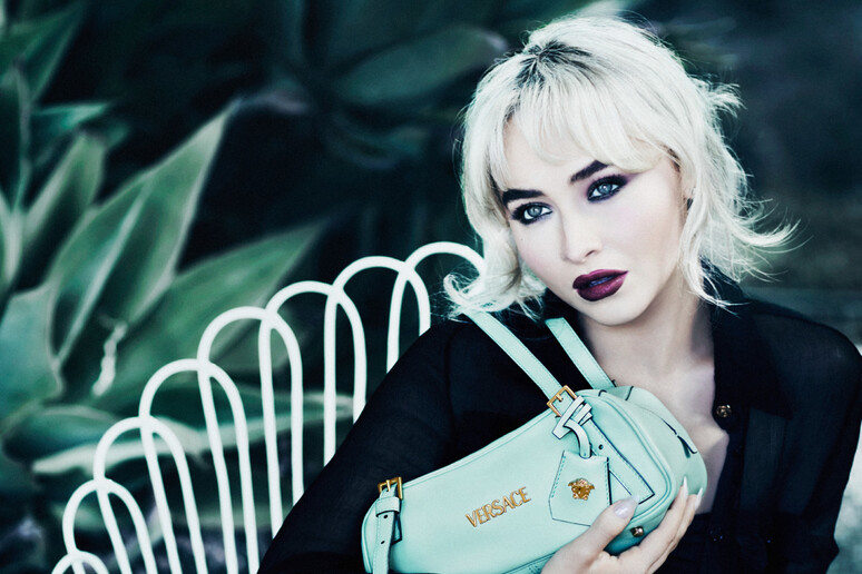 Versace Sabrina Carpenter temp