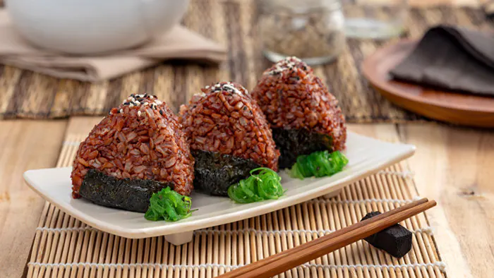 onigiri nasi merah Bukan Tren Sementara